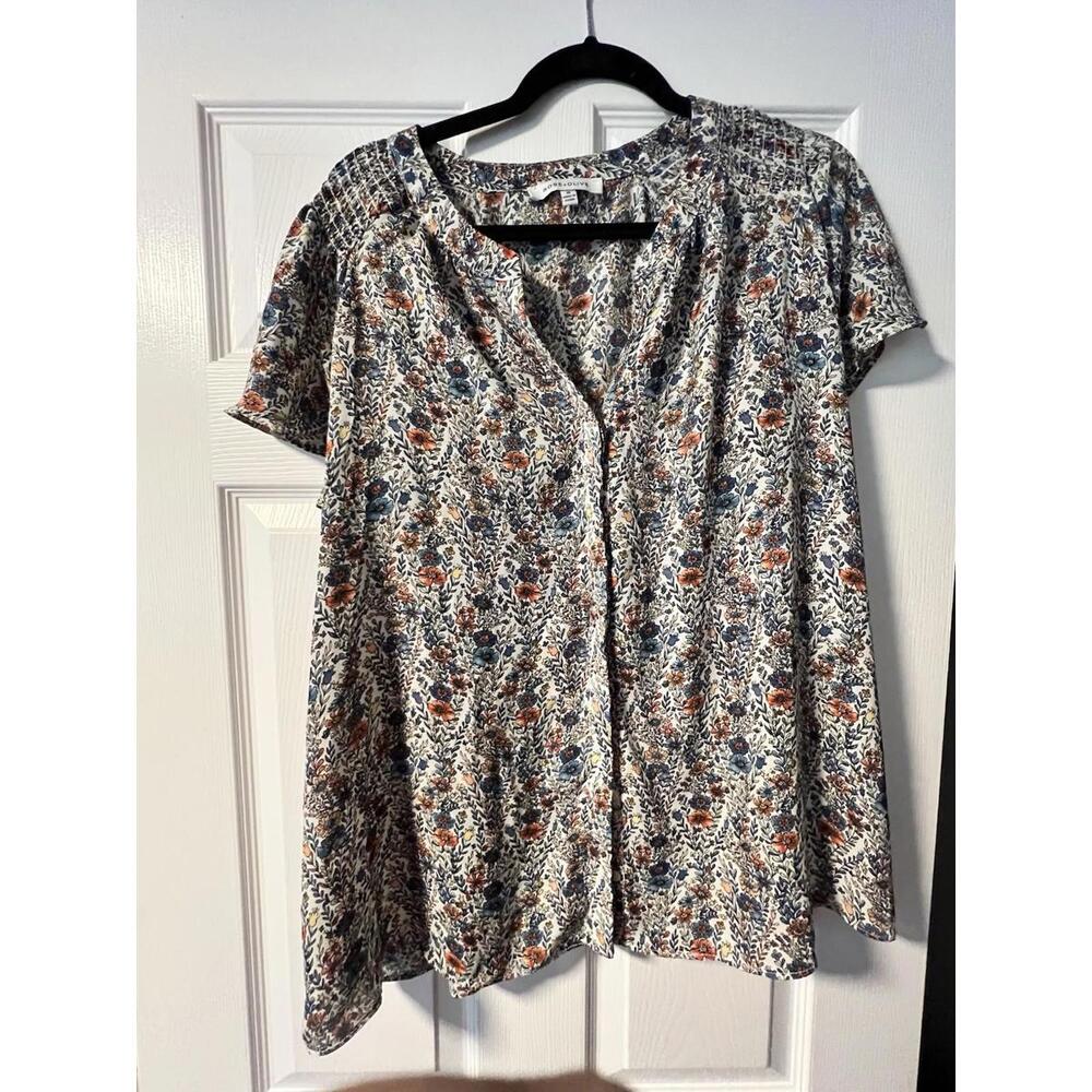 Rose + Olive Women's Floral V-Neck Pleated Button Flutter Sleeve Blouse Size 1X